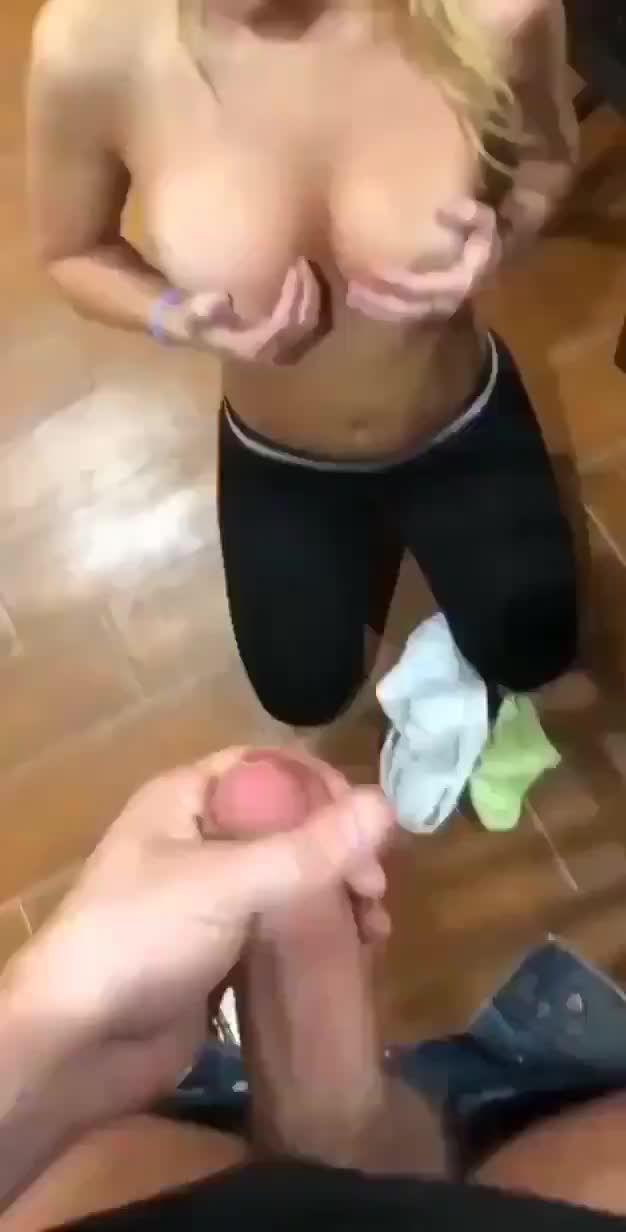 My girl hates cum but she can't say no to me