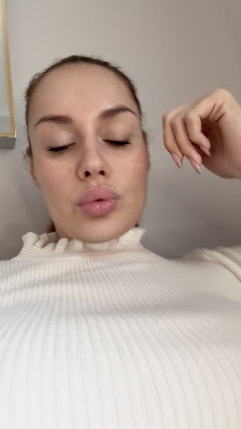 say yes and i will send you fresh nudes try me