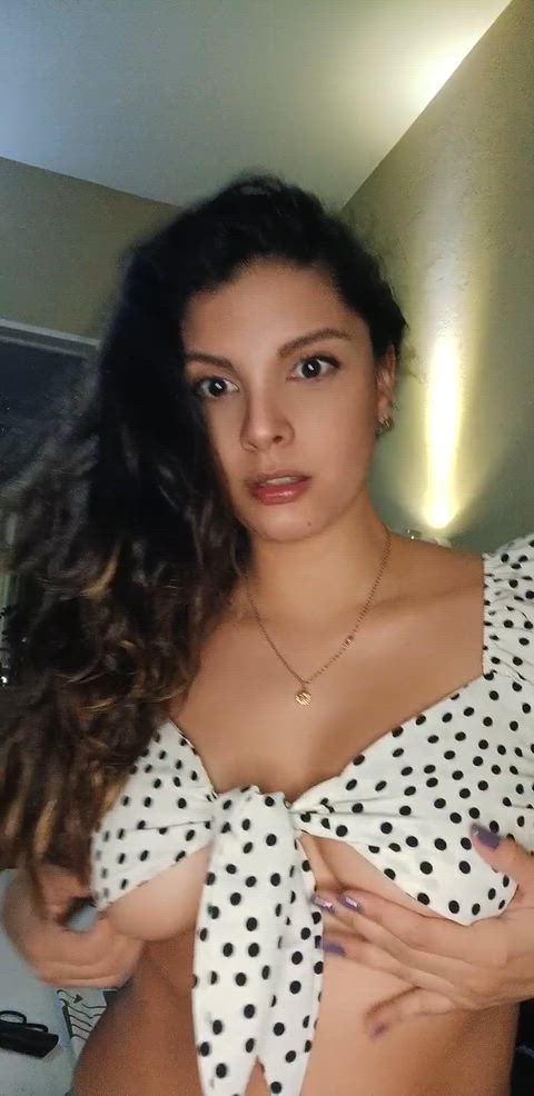 Just a sweet spanish milf with a perfect booty ;)