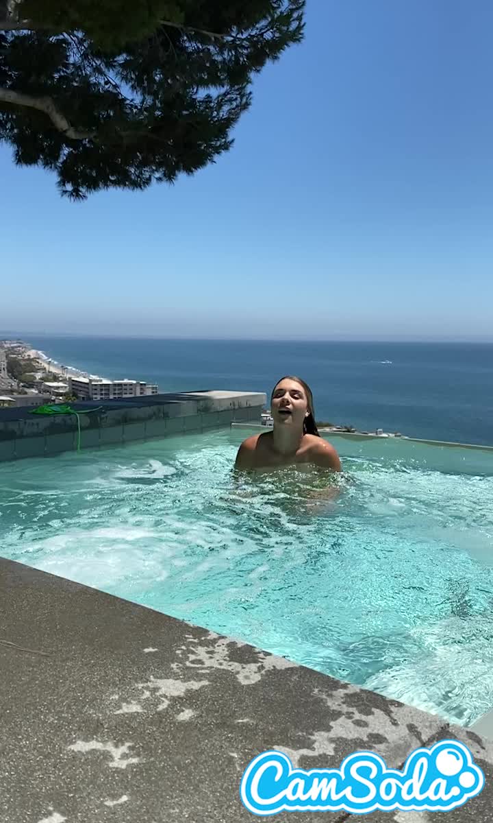 Gabbie Carters Amazing Rack Looks Great even in Slow-mo!