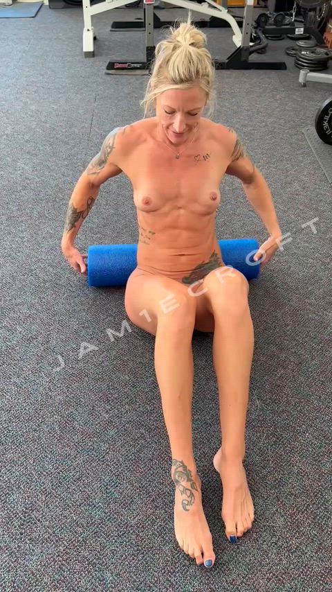 I wonder why all the guys stare while I use the ab roller at the gym ;-)