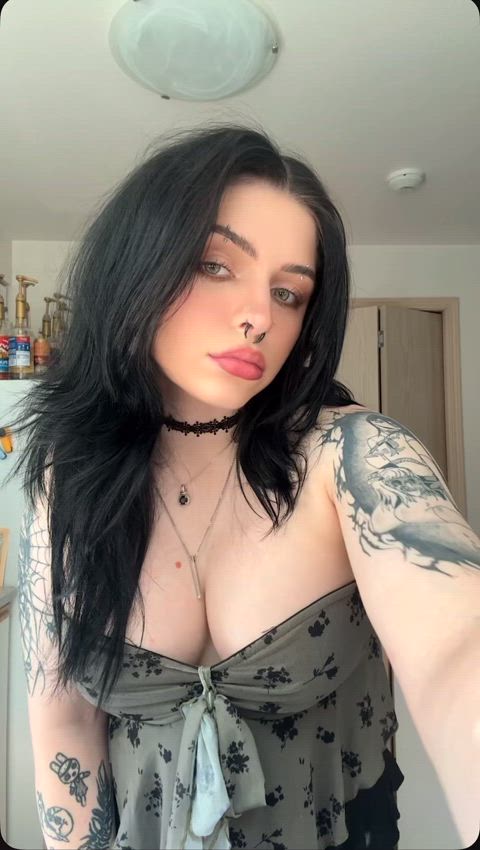 No bras for easy access reveal