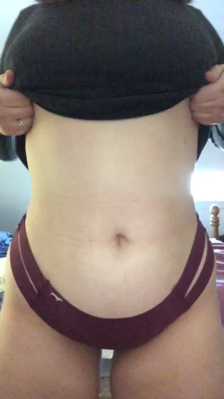 don’t you love waking up on sunday and seeing a nice titty drop?