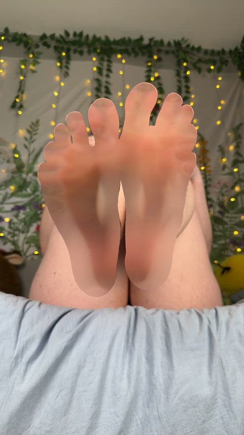 whos gonna be the first to worship them right???