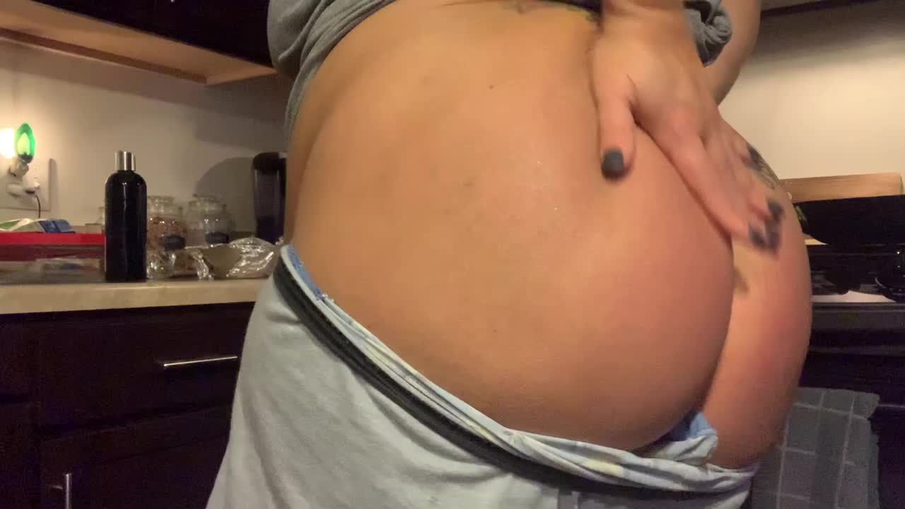 Mom of three. Wanna still fuck me?