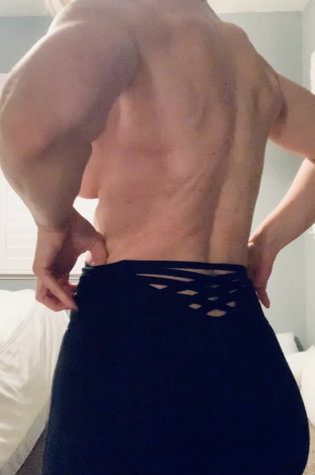 Like my yoga pants? After gym lash before hopping in the shower 🚿 🧼