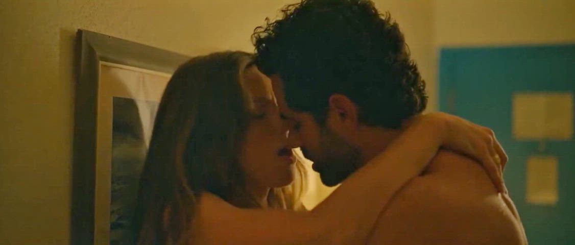 'Melissa Benoist' in "The Waterfront" S1, Episode 2 (2025)