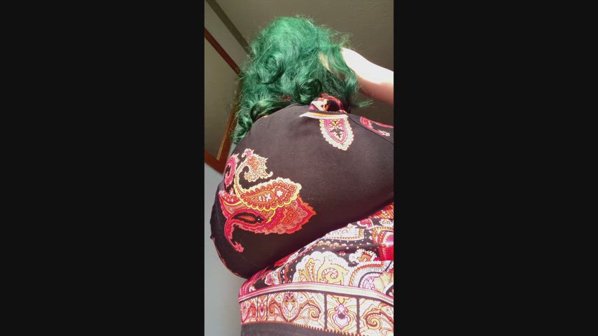 squat twerk in my maxi dress