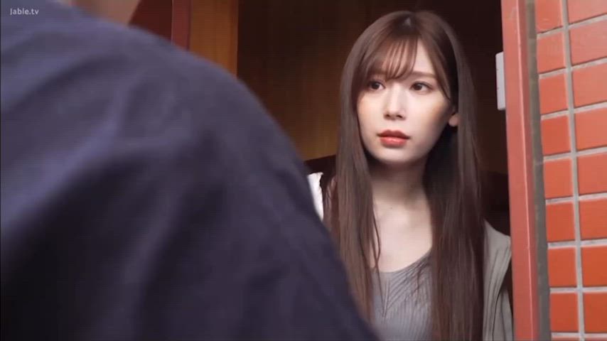 Yuki and his neighbor Akari Tsumugi.: ADN-328