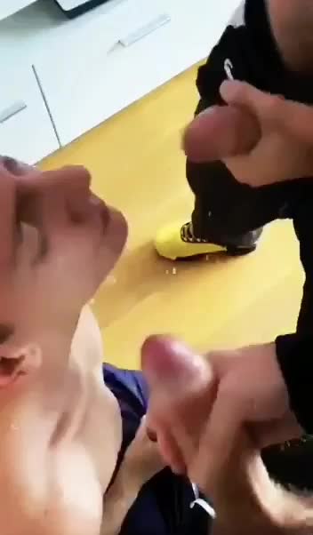 Sunday Cum Day with his bros
