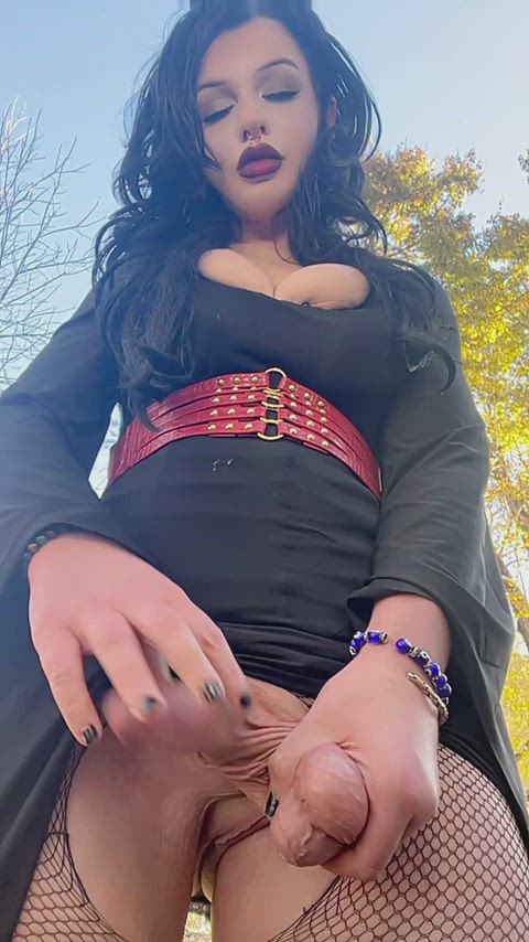 Wyd if you caught a goth girl shooting ropes in the forest?