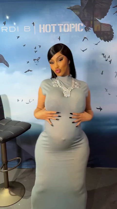 Preg Cardi B really going off again