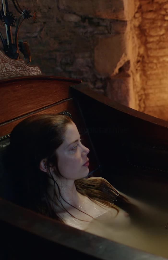 Charlotte Hope and her wet, naked body. What would you do to her?