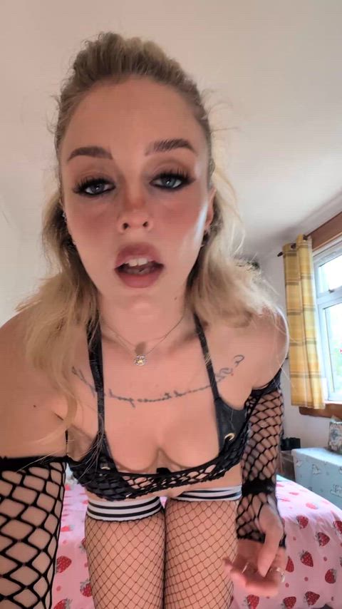 I am a super fun little fuckdoll