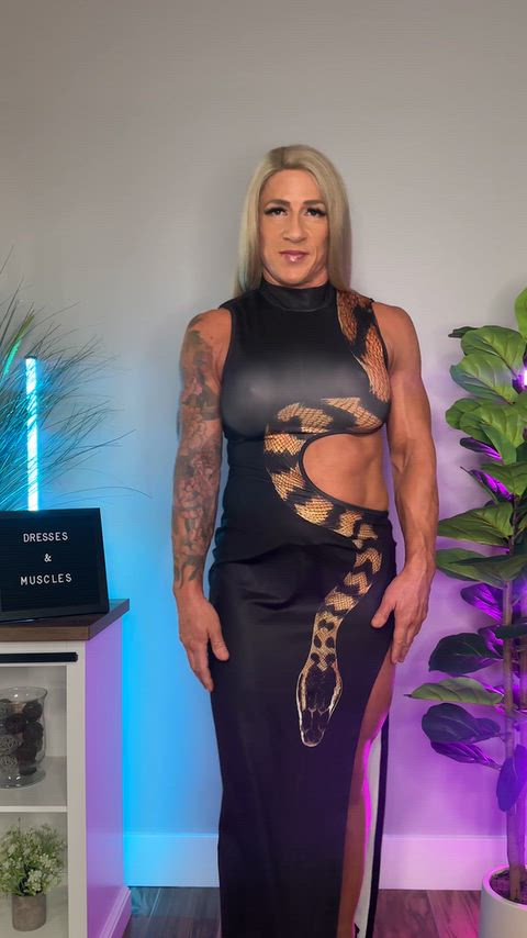 ImprobableGiganticFrillneckedlizard thumbnail