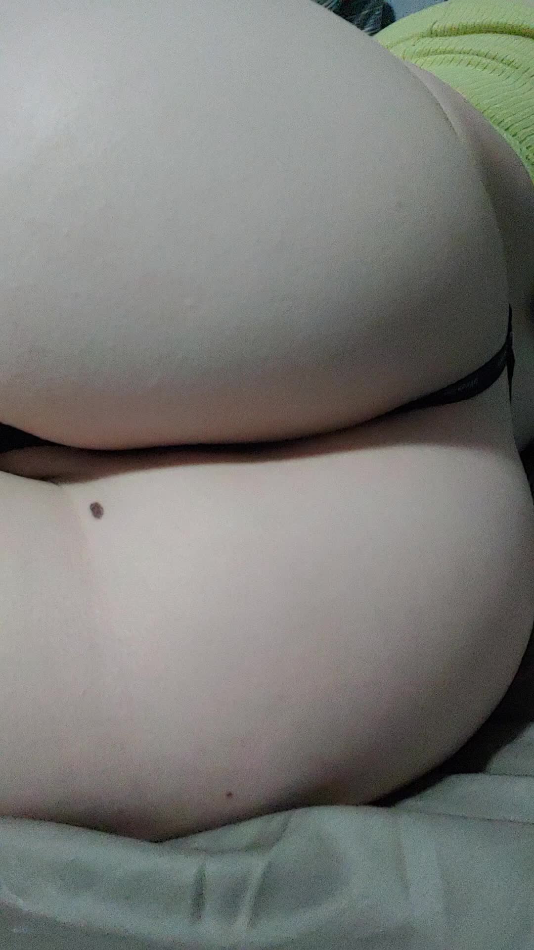 Would you give this bubble butt a spank?