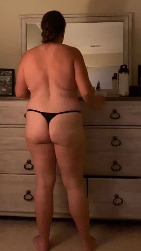 Amateur Ass BBW Big Ass Cougar Hotwife Lapdance MILF OnlyFans Stripping Porn GIF by wifeywinks