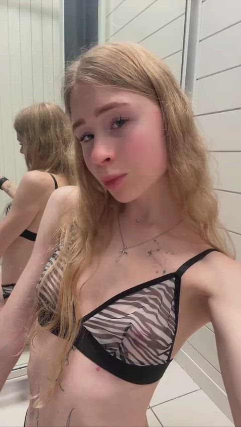 Feeling the thrill, it's kinda amazing