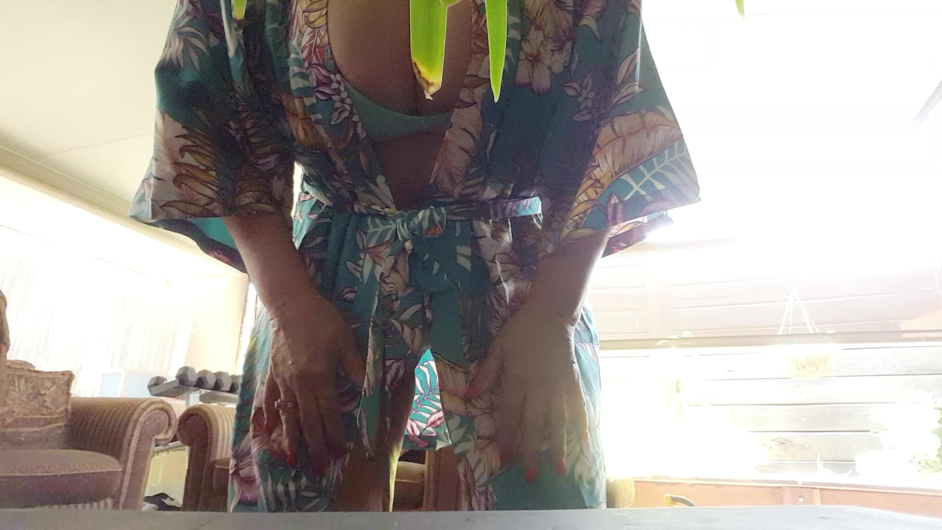 Another early morning boob reveal 😉 xx 54yo 🇦🇺