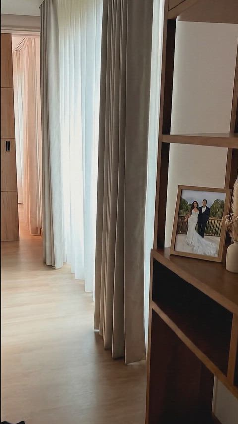 Just realized the wedding photo shows up at the start, right before I start being a slut