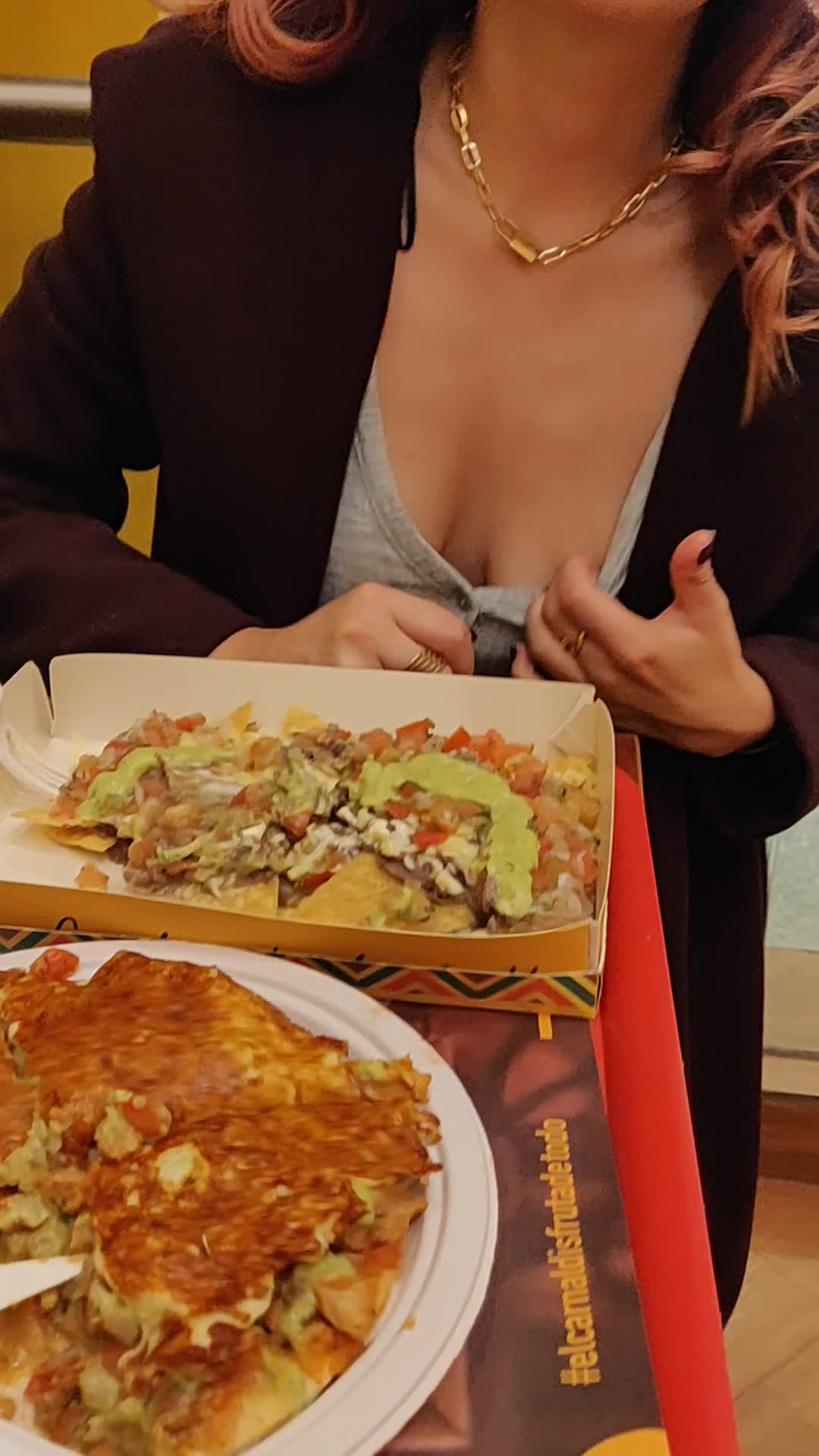 I the waiter saw me. Too bad I didn't record when I pulled them both out.