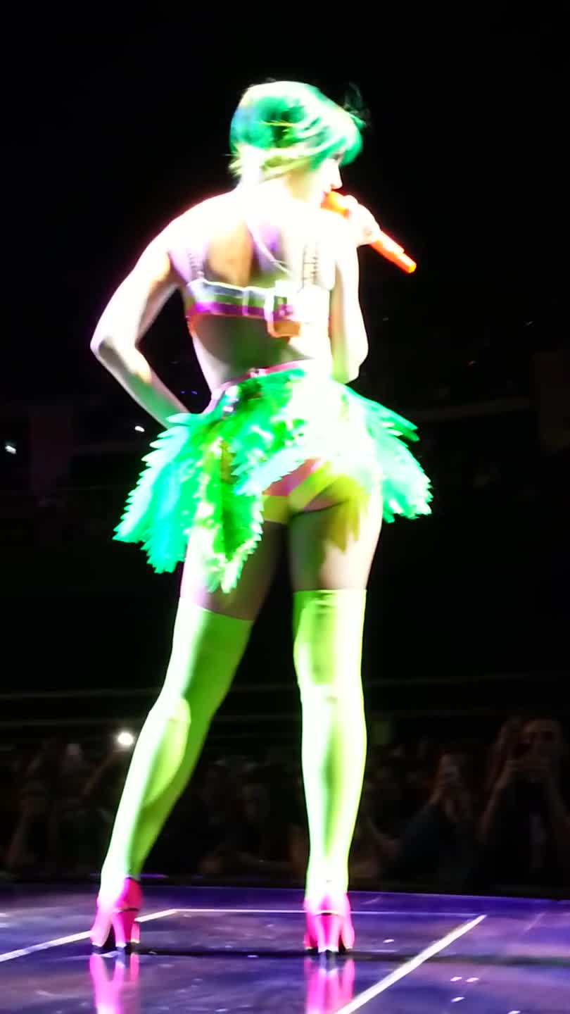 Katy Perry gets my cock throbbing like nobody else
