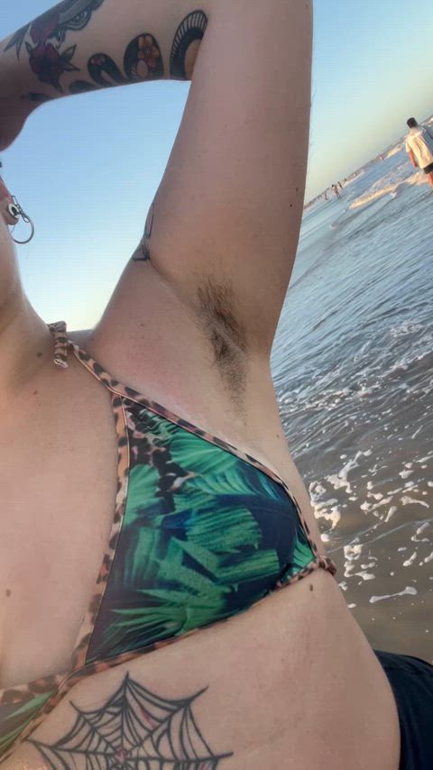 Showing my hairy pits where everyone can see… on the beach
