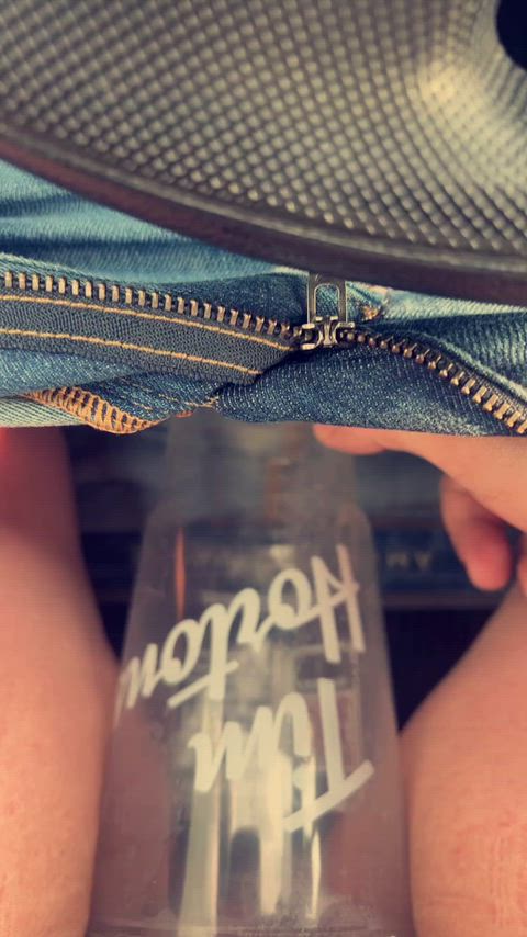 I love peeing in my car