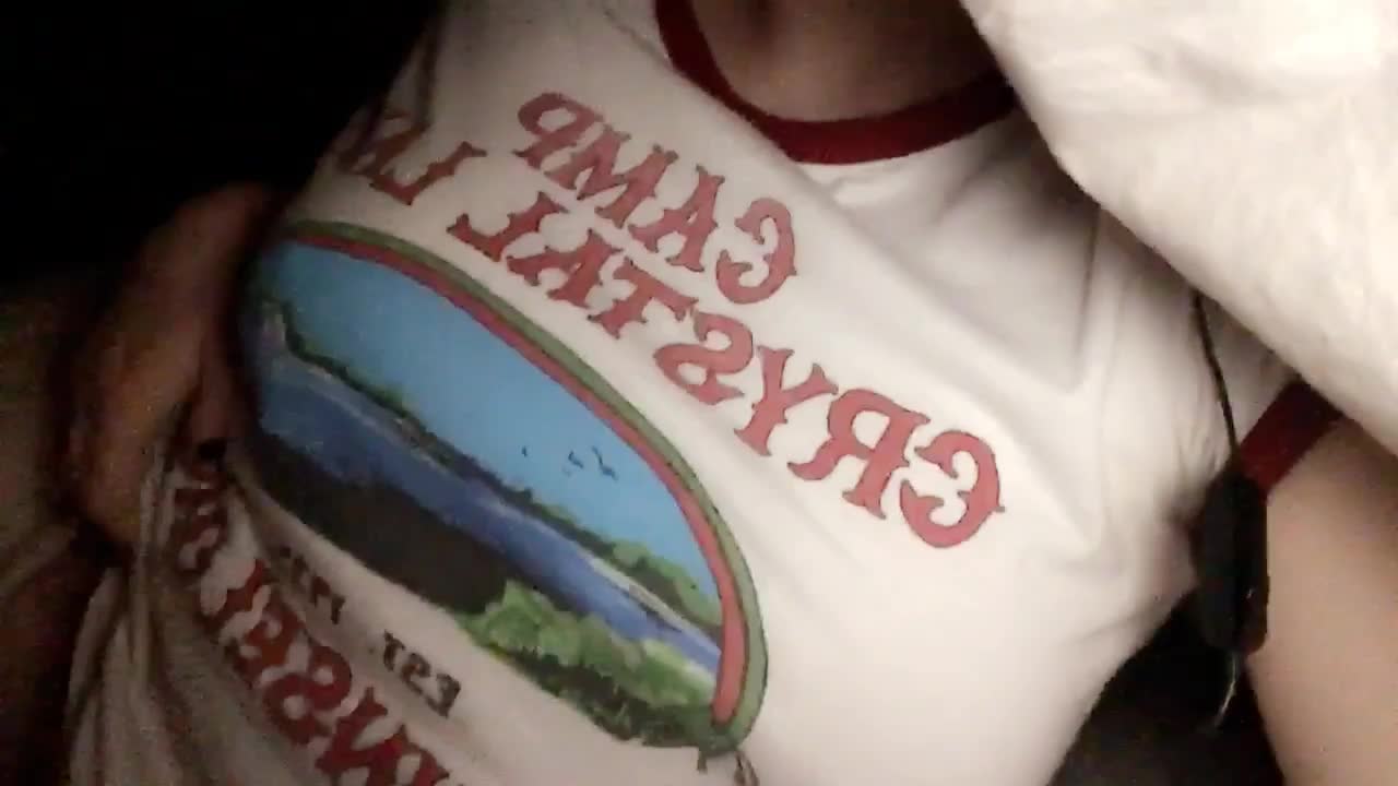 it ain’t an 80s slasher without titties, right?