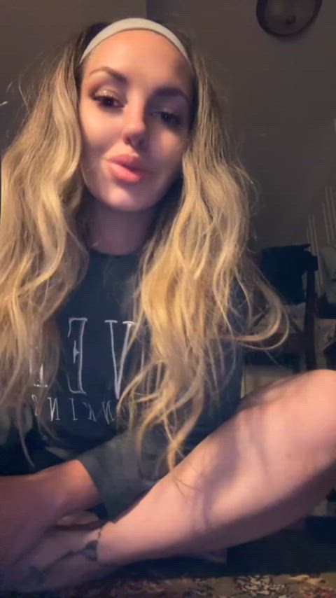 You exist to serve me and my precious soles ; don’t forget it. Or you will lose your only purpose 💵 👣 🐖