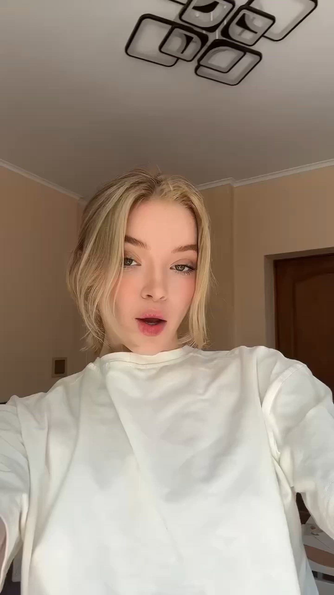Perfect blondie