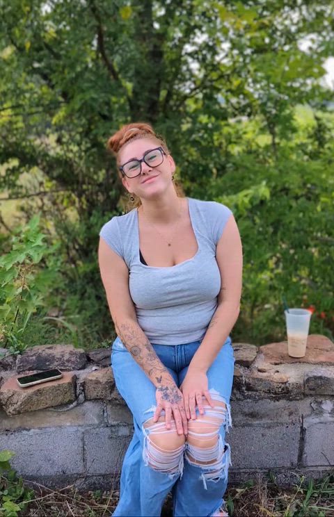 Since it's MILF Monday, I'll let you see my boobs