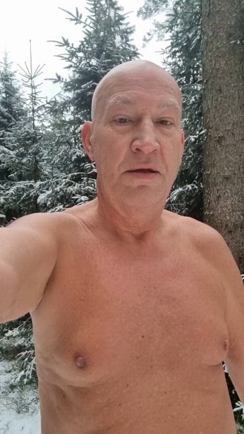 hiking at minus 5 degrees