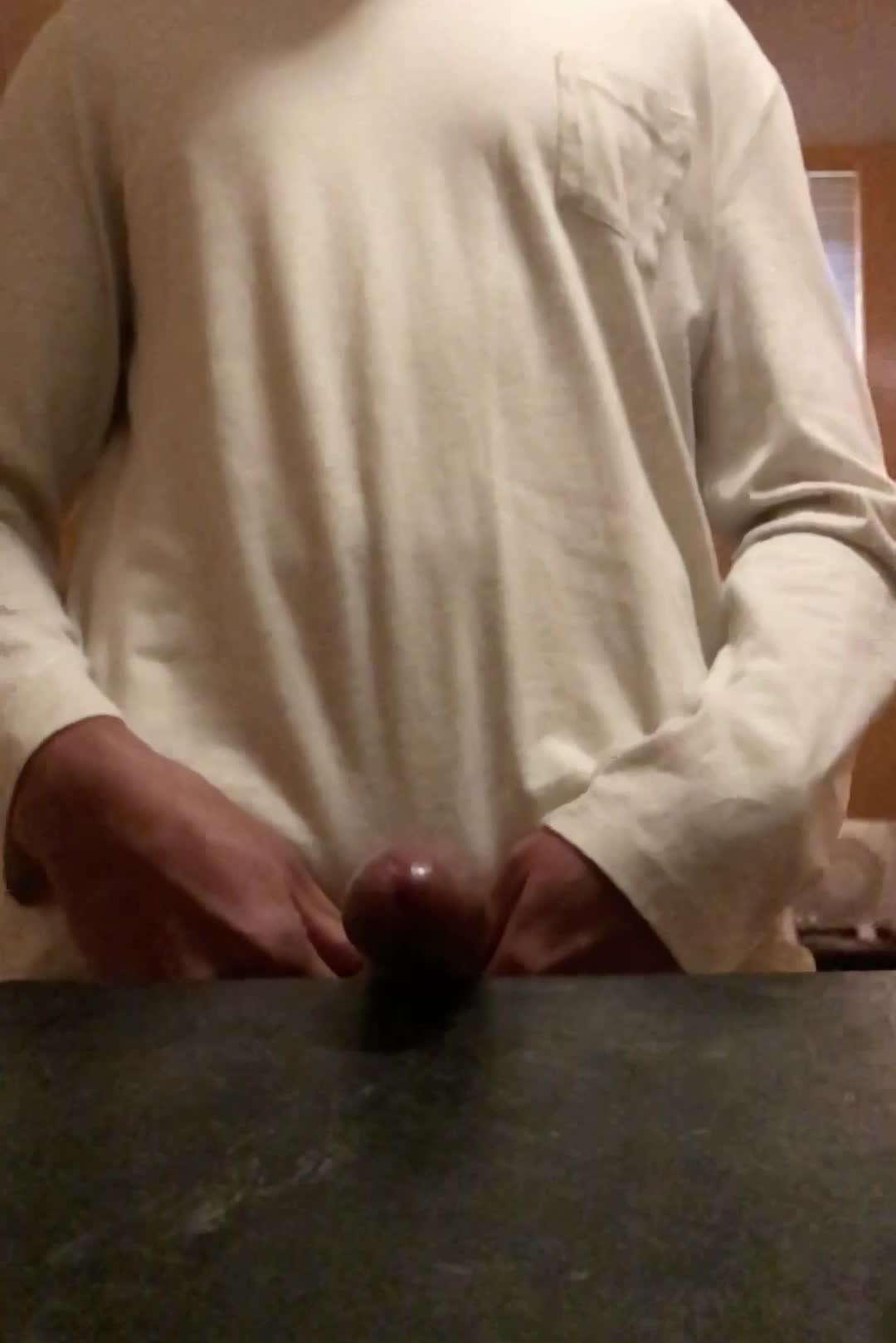 How do you feel about no hands cumshots? 💦