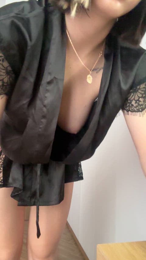 Downblouse view, perky boobs edition