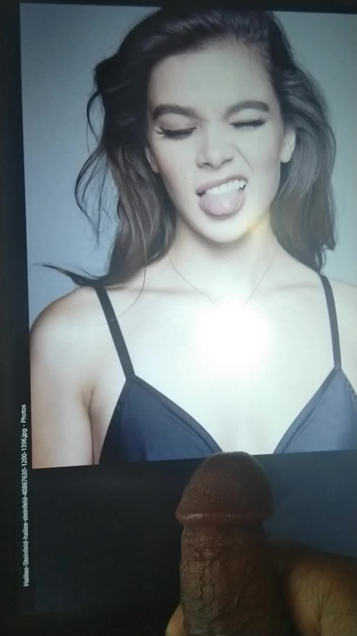 Hailee Steinfeld