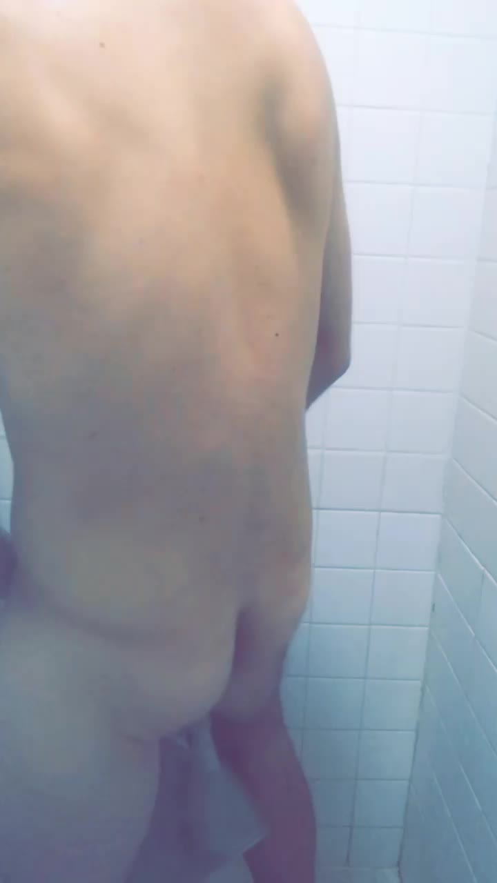 Thank god its Friday. It’s the first free chance of the week to masturbate 🤤