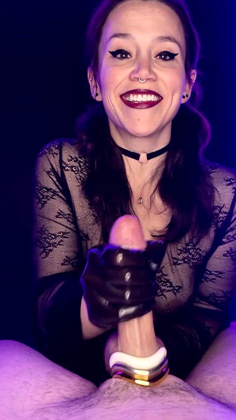 Making sure I shake out every drop😂