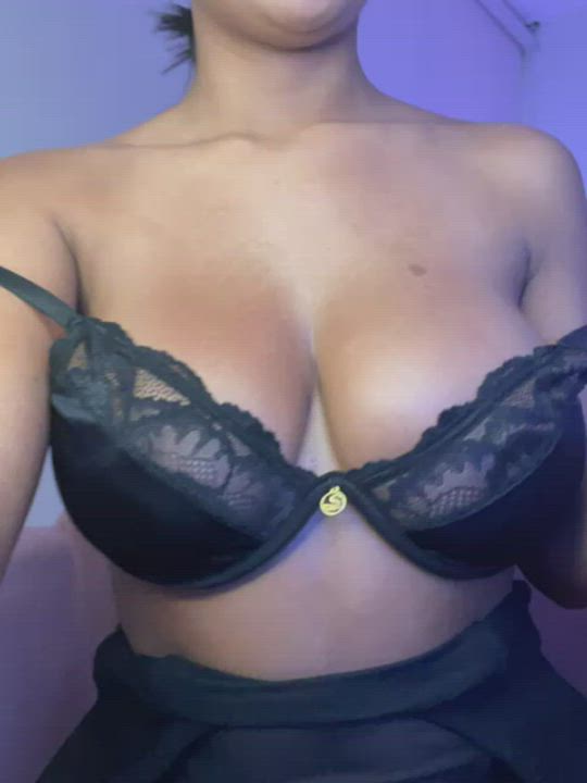 Big Tits Camgirl Natural Tits Oiled Tit Slapping Tits Vertical Webcam Porn GIF by camsoda