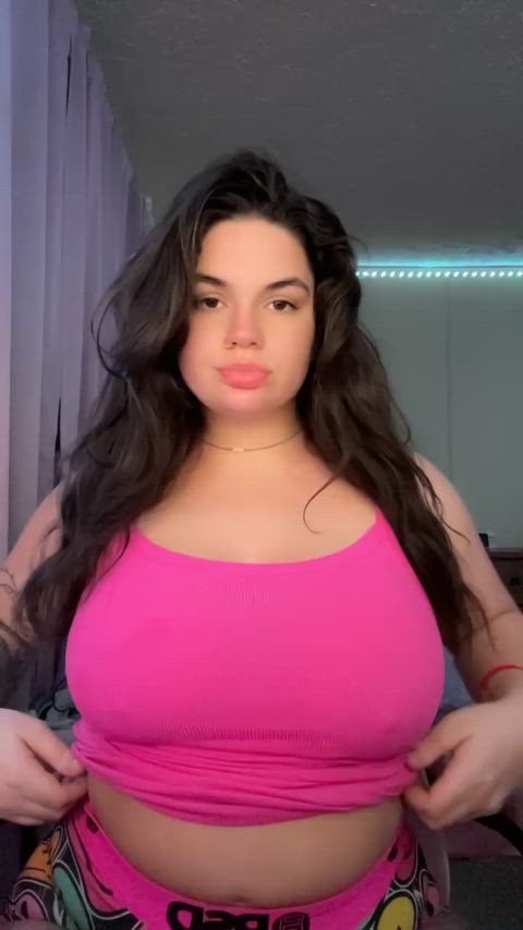 Pretty in pink… or pretty with your cum?