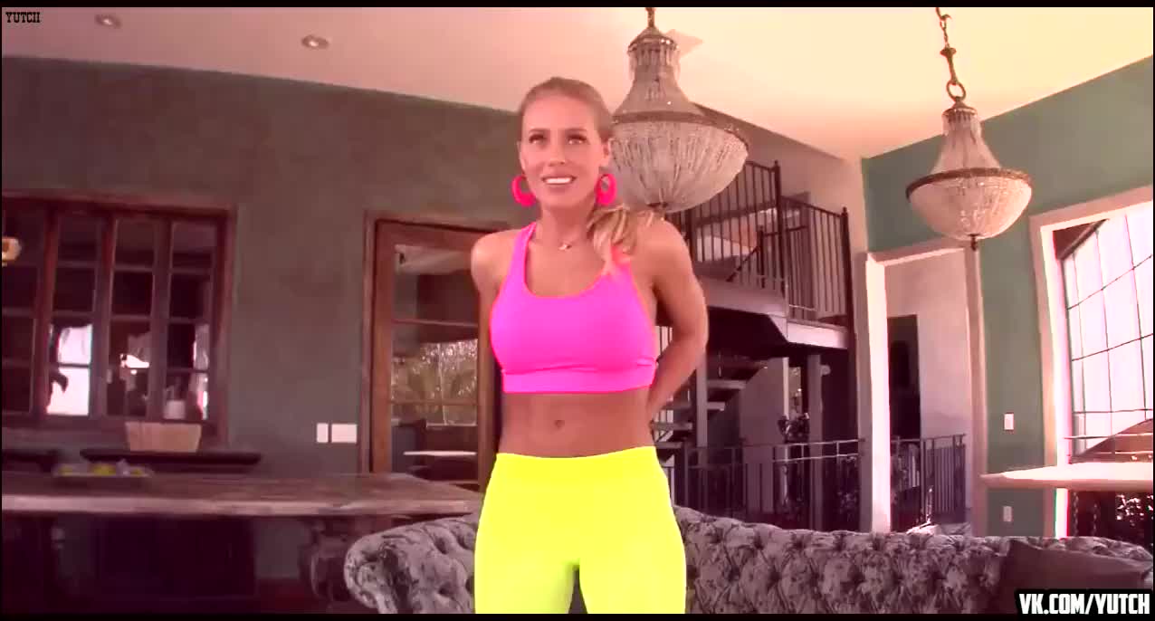 One of my all-time favorite scenes from her. She works that dick to absolute perfection