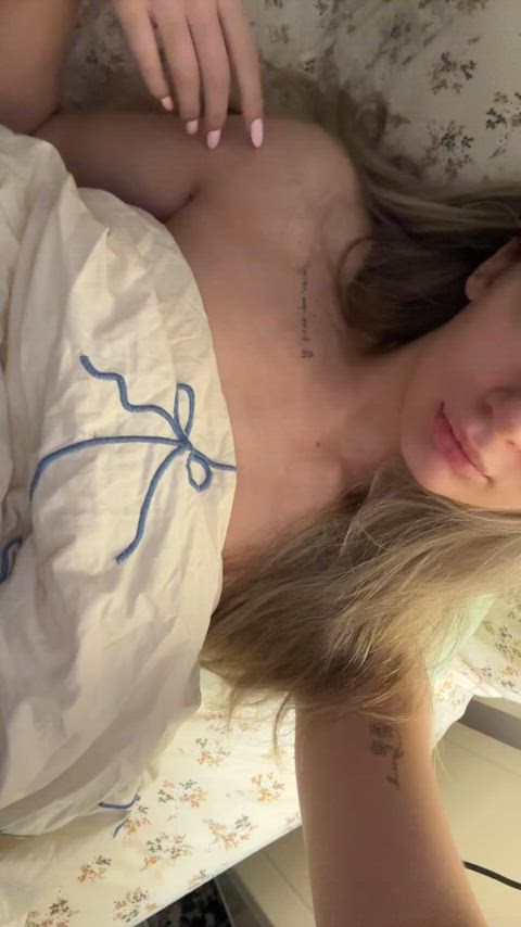 Saw me in your bed, 18yo all natural would you still hit?