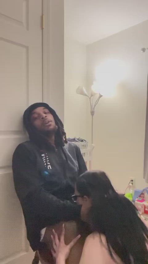 She drains that dick like a mf vacuum cleaner