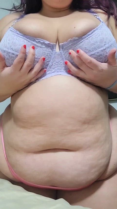 Front row seats to the tittydrop 🍒😈🥵💋