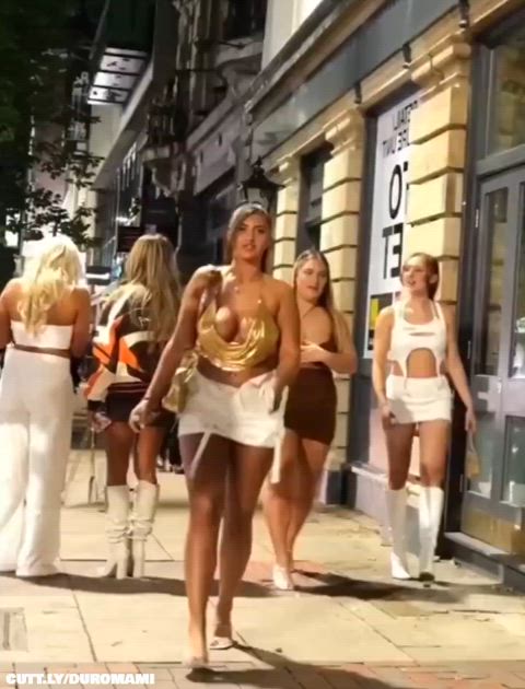 Amateur Big Tits Cleavage Curvy Public Slut Walking Porn GIF by duromami