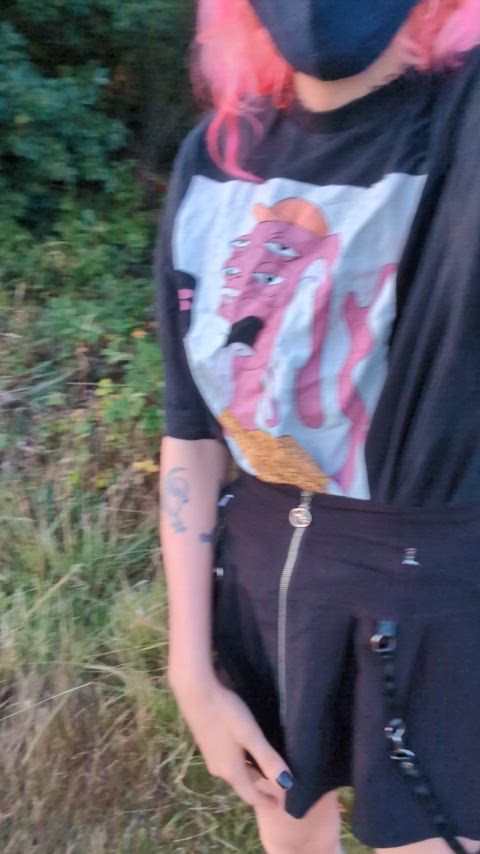 Don't need no panties on a walk