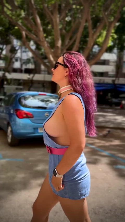 Braless Sideboob Jumpsuit… easy access for your hands, would you take the opportunity?