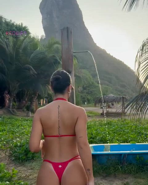 Larissa Santos | @larisantosbe