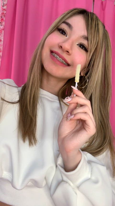 This asian mouth prefers white dick