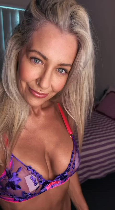 Milfs are so much fun trust mee